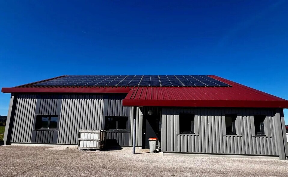 Local d'activités dans Gilley à vendre - Photo de l’immeuble – Image 2 sur 3