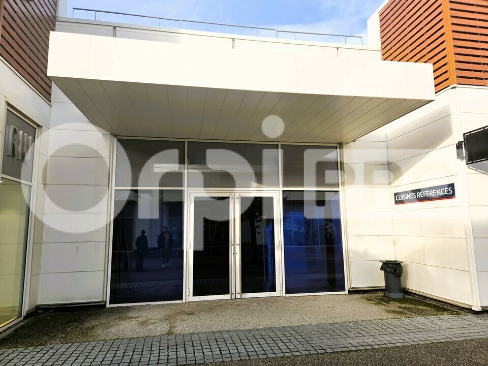 Local commercial dans Soissons à louer Photo de l’immeuble– Image 1 sur 7