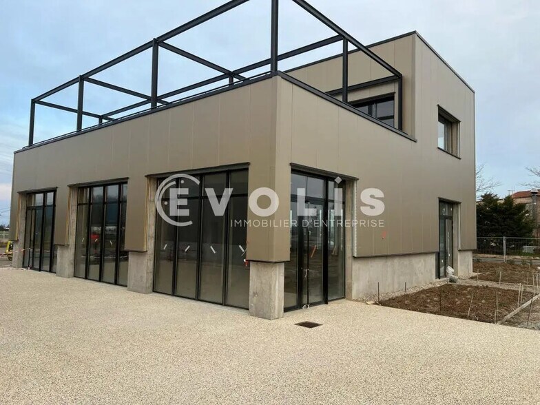 1 Route D'Heyrieux, Toussieu à vendre - Photo de l’immeuble – Image 3 sur 16