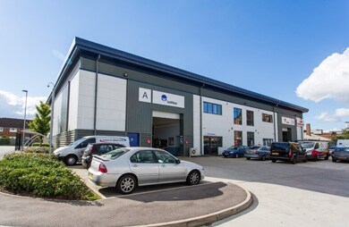Elstree Way, Borehamwood à louer - Photo de l’immeuble – Image 3 sur 3