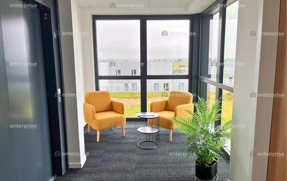 Bureau dans Glisy à louer - Photo de l’immeuble – Image 3 sur 6