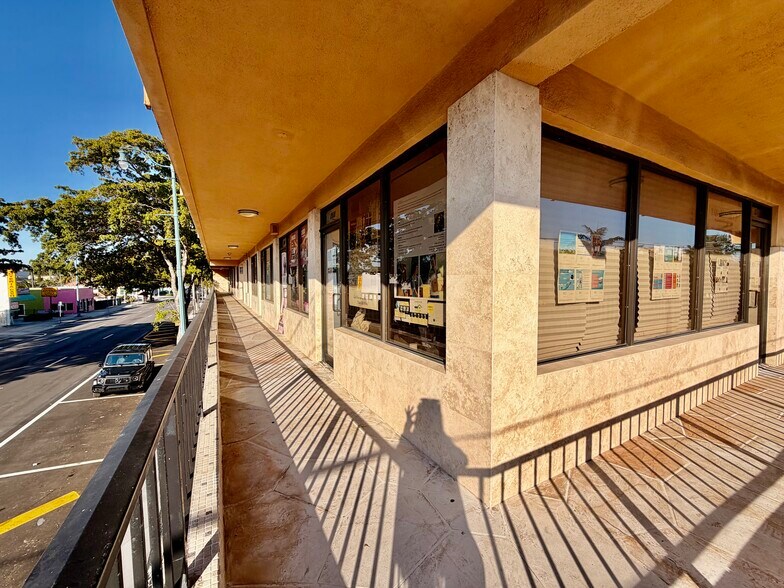 1101-1111 SW 8th St, Miami, FL à louer - Photo de l’immeuble – Image 3 sur 6