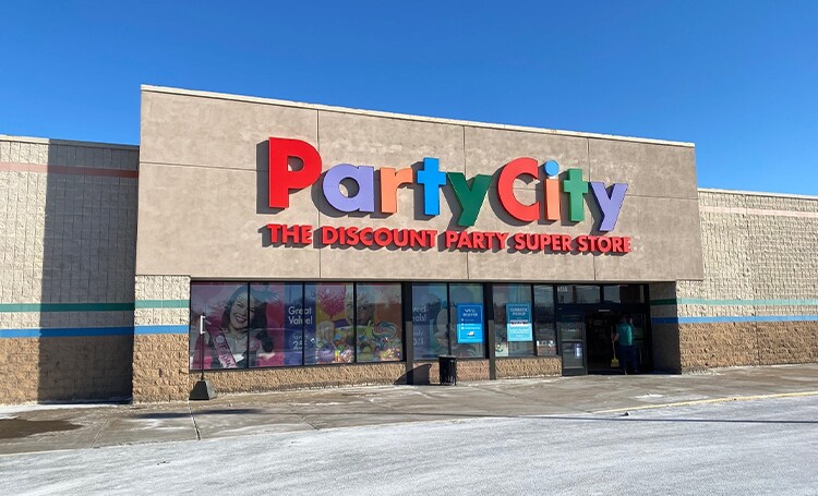 5236 Elmore Ave, Davenport, IA à louer - Photo de l’immeuble – Image 2 sur 5