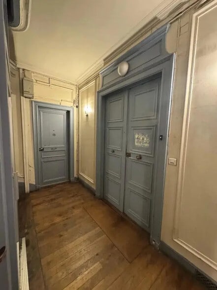 17 Rue Duphot, Paris à louer - Photo de l’immeuble – Image 3 sur 9
