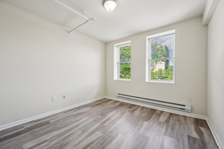 2120-2134 N 63rd St, Philadelphia, PA à vendre - Photo de l’immeuble – Image 3 sur 14