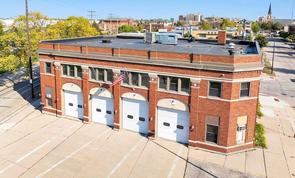 501 S Washington St, Green Bay, WI à louer - Photo de l’immeuble – Image 2 sur 5