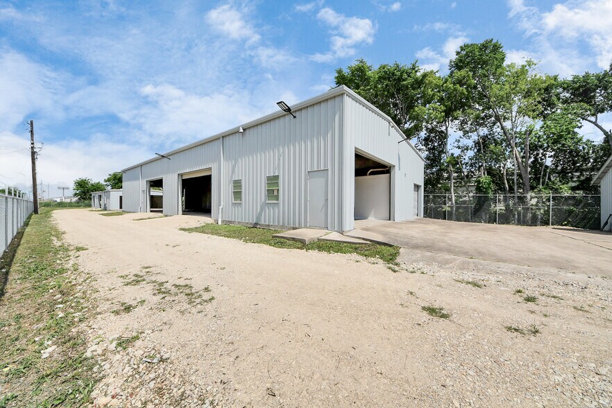 12024 Alief Clodine Rd, Houston, TX à vendre - Photo de l’immeuble – Image 2 sur 17