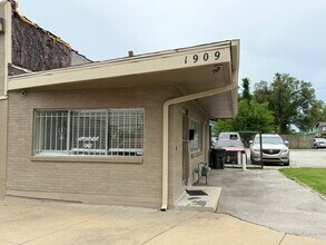 1909 Quindaro Blvd, Kansas City, KS à louer Photo de l’immeuble– Image 1 sur 6