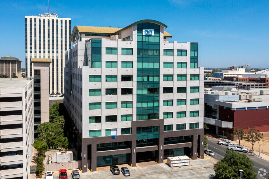 855 M St, Fresno, CA à louer - Aérien – Image 2 sur 5