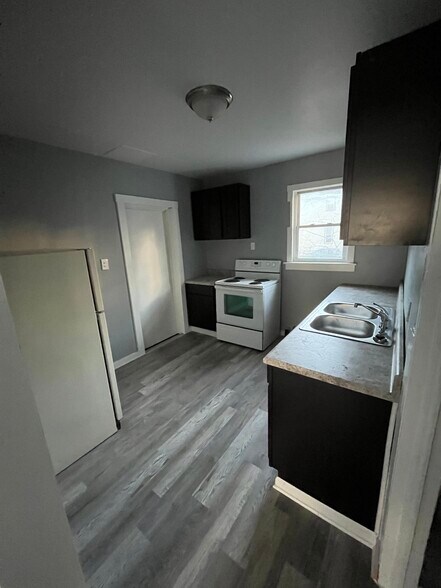 38-Unit, 27 Properties - Akron Portfolio portefeuille de 1 biens à vendre sur LoopNet.fr - Photo de l’immeuble – Image 3 sur 18