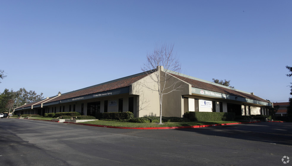 1372 N McDowell Blvd, Petaluma, CA à louer - Photo de l’immeuble – Image 3 sur 4