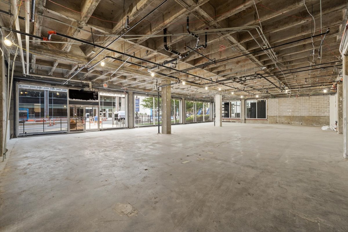 10 W 9th St, Kansas City, MO à louer Photo principale– Image 1 sur 6