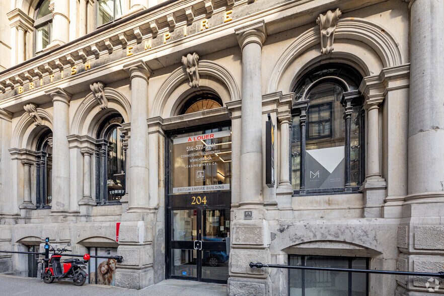 200-212 Rue Notre-Dame O, Montréal, QC à louer - Photo de l’immeuble – Image 3 sur 31