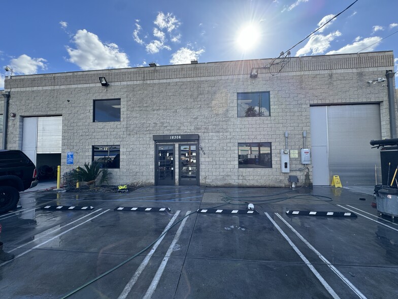 18306 Eddy St, Northridge, CA à louer - Photo de l’immeuble – Image 1 sur 6