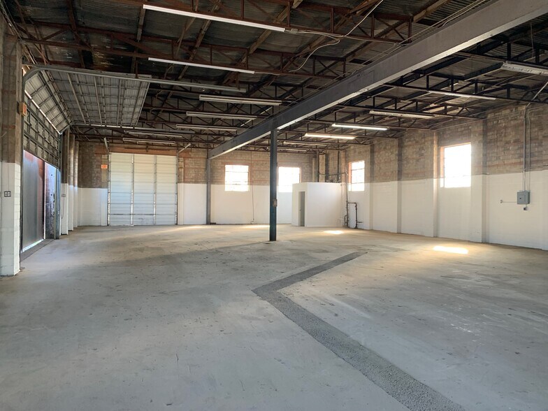 1938 Singleton Blvd, Dallas, TX à louer - Photo intérieure – Image 3 sur 4