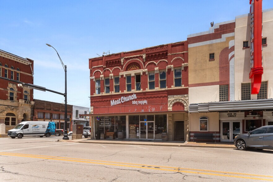 114 W Main St, Waxahachie, TX à louer - Photo de l’immeuble – Image 2 sur 23