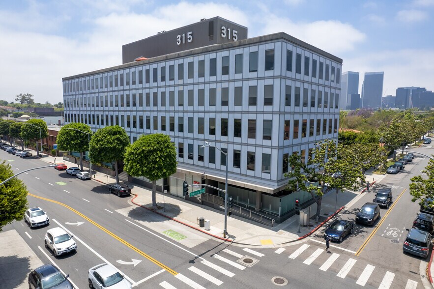 315 S Beverly Dr, Beverly Hills, CA à louer - Photo de l’immeuble – Image 1 sur 3