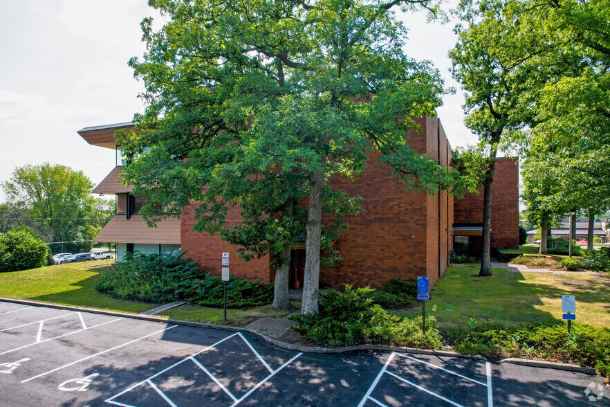 3550 Lexington Ave N, Shoreview, MN à louer - Photo de l’immeuble – Image 2 sur 27