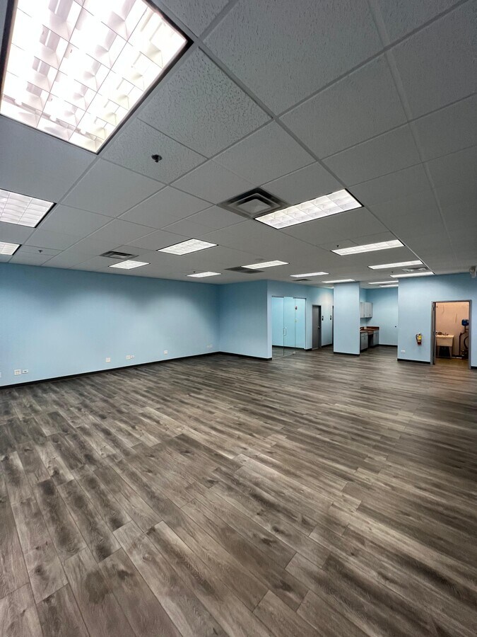 215 Remington Blvd, Bolingbrook, IL 60440 - Lot E - - Photo intérieure - Image 2 of 17