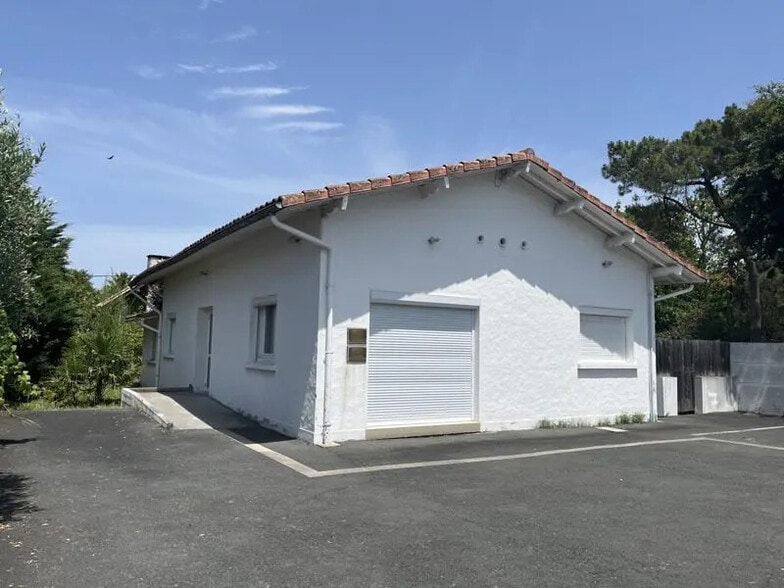 Local commercial dans Gujan-Mestras à vendre - Photo de l’immeuble – Image 2 sur 4