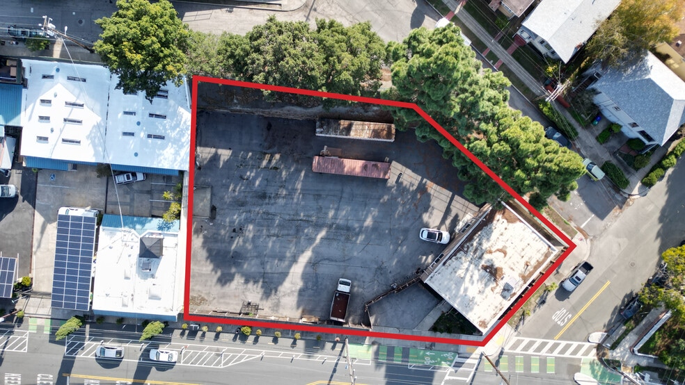 253 Tewksbury Ave, Richmond, CA à vendre - Aérien – Image 1 sur 10