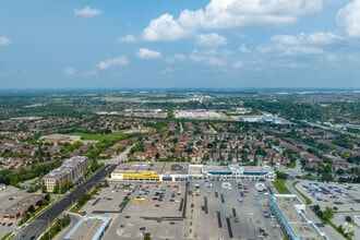 10909 Yonge St, Richmond Hill, ON - VUE AÉRIENNE  vue de carte