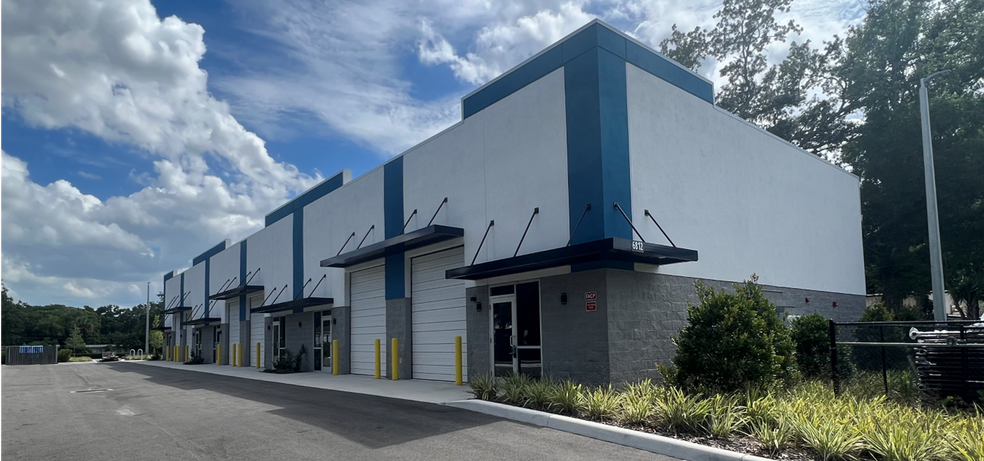 6810 Edgewater Dr, Lockhart, FL à louer - Photo de l’immeuble – Image 1 sur 5