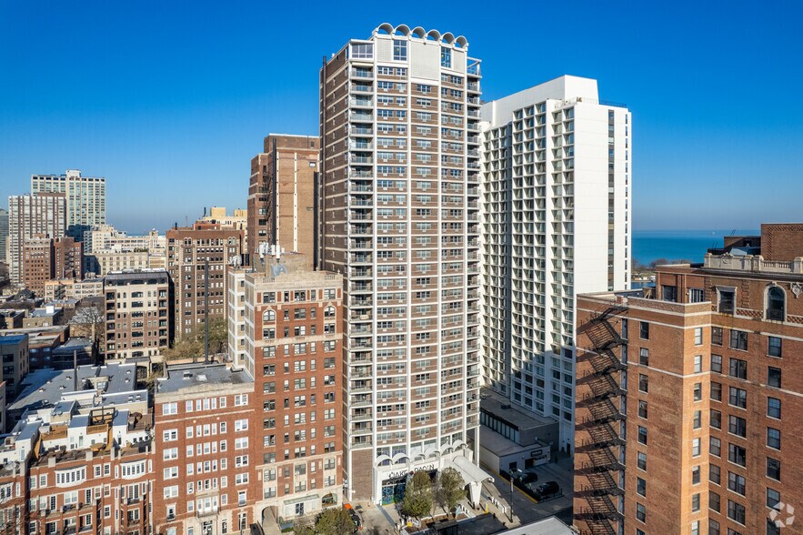 420 W Belmont Ave, Chicago, IL à louer - Photo principale – Image 1 sur 6