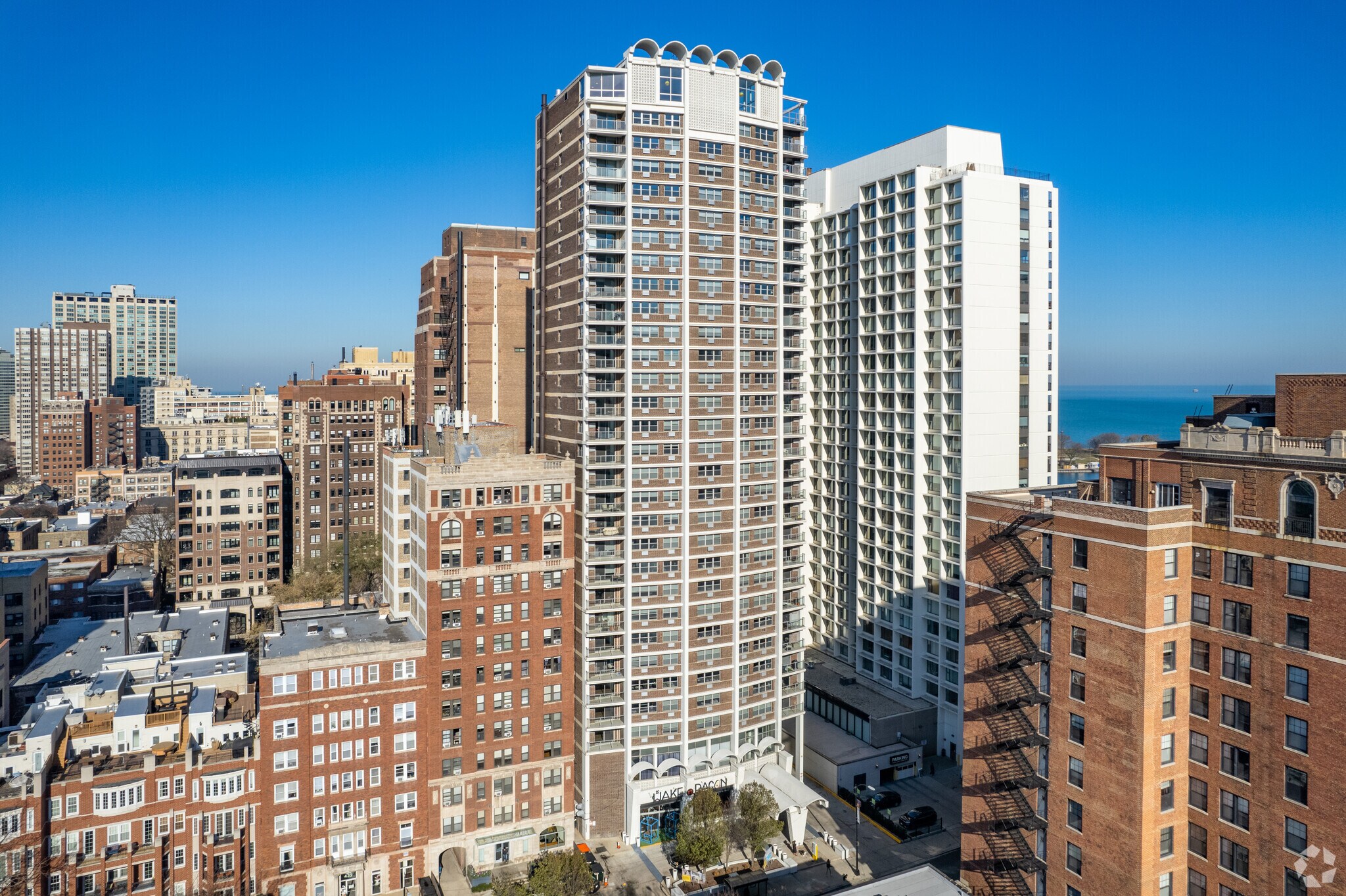 420 W Belmont Ave, Chicago, IL à louer Photo principale– Image 1 sur 7