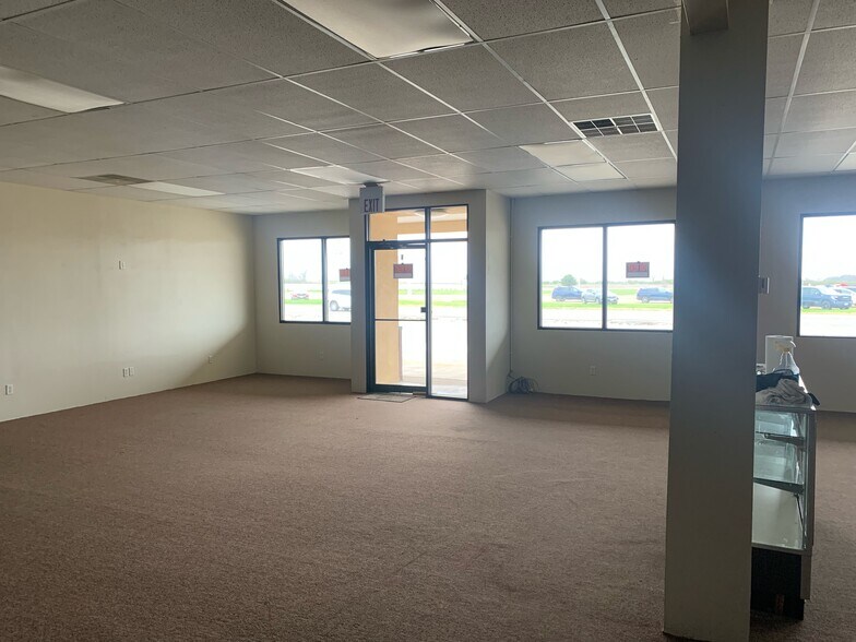 1600 S State St, Jerseyville, IL à louer - Photo intérieure – Image 3 sur 8