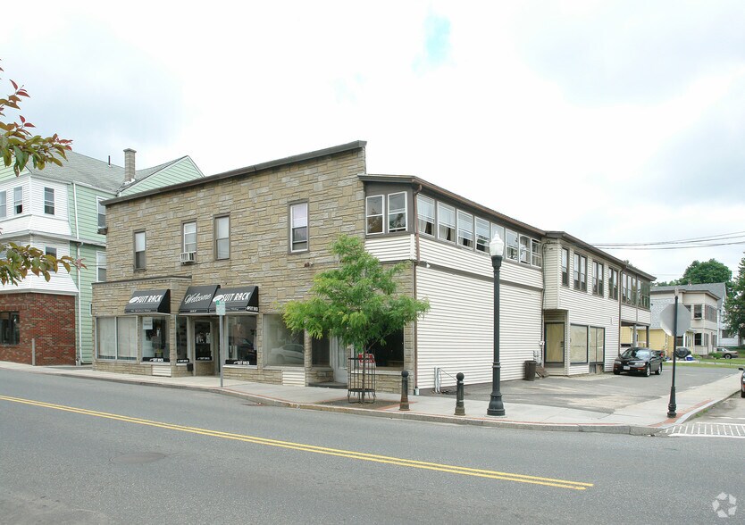 285-289 East St, Ludlow, MA à vendre - Photo principale – Image 1 sur 2