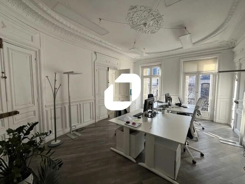 Bureau dans Paris à louer - Photo de l’immeuble – Image 1 sur 12