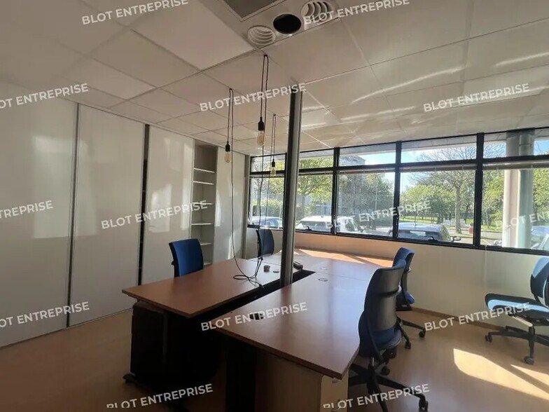 Bureau dans Cesson-Sévigné à louer - Photo intérieure – Image 2 sur 7