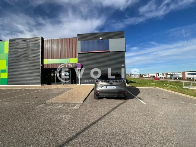 Plus de détails pour Local d'activités à louer