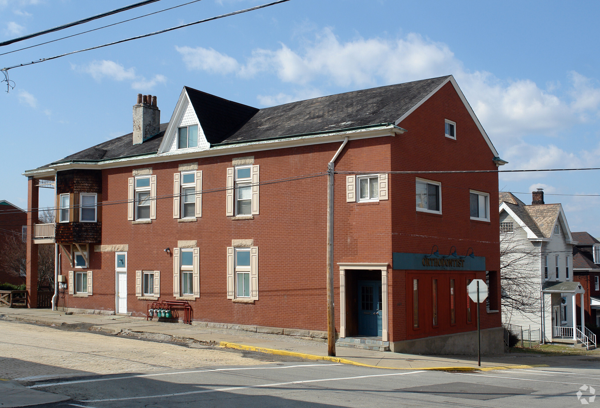 494 Center Ave, Verona, PA à louer Photo principale– Image 1 sur 3