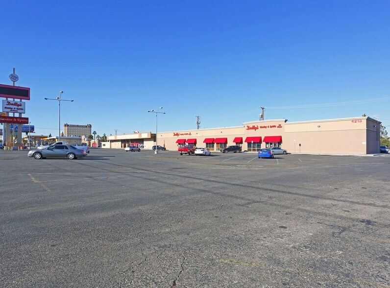 4213 Boulder Hwy, Las Vegas, NV à louer - Photo de l’immeuble – Image 2 sur 2