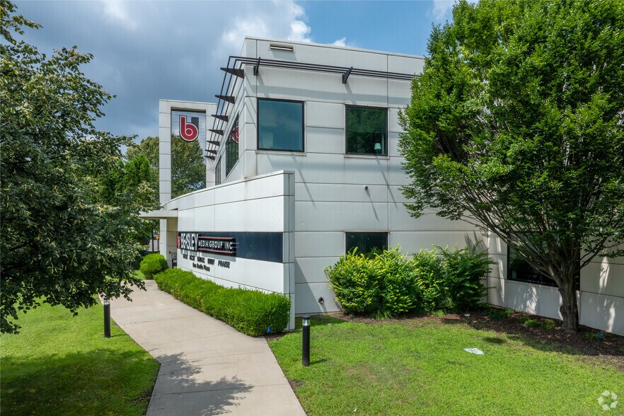 1 Radio Plaza St, Ferndale, MI à louer - Photo de l’immeuble – Image 2 sur 13