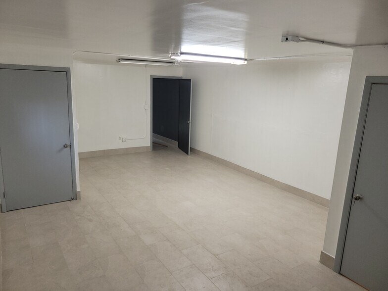 818-838 NE 40th Ct, Oakland Park, FL à louer - Photo de l’immeuble – Image 3 sur 47