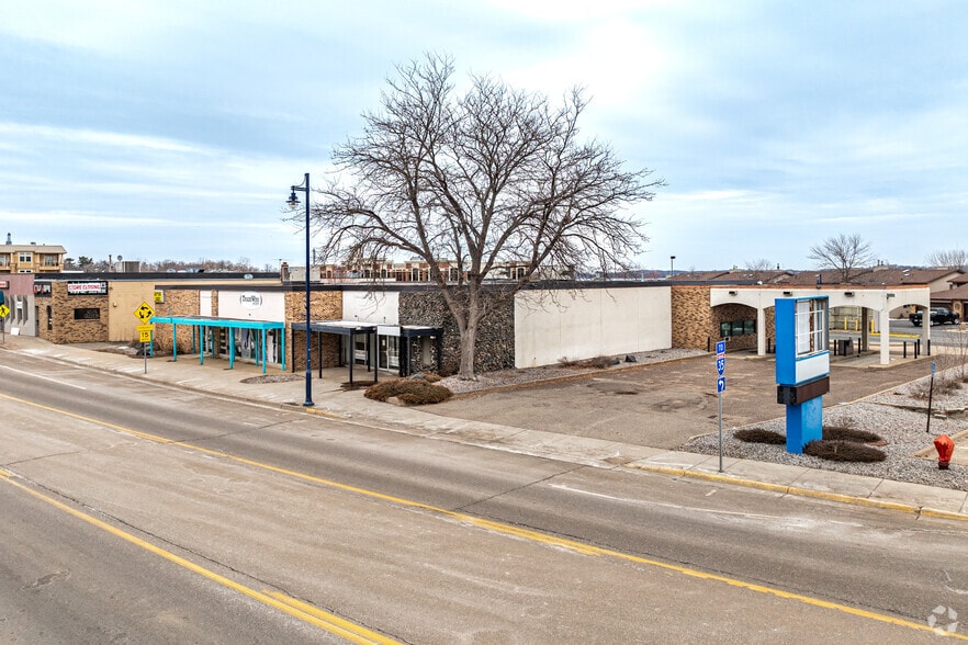 67-91 Lake Street South, Forest Lake, MN à vendre - Photo de l’immeuble – Image 3 sur 12
