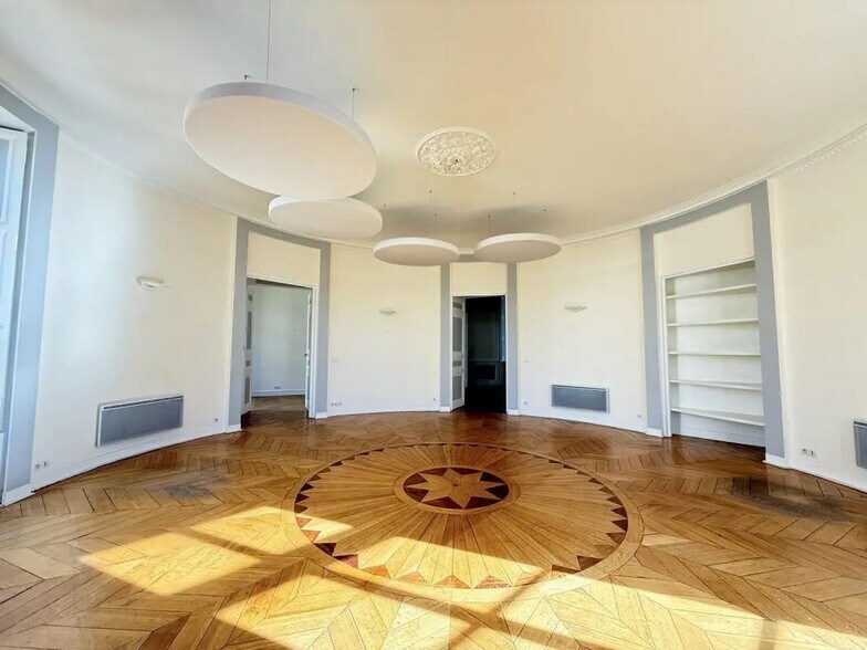 Bureau dans Nantes à louer - Photo de l’immeuble – Image 2 sur 4