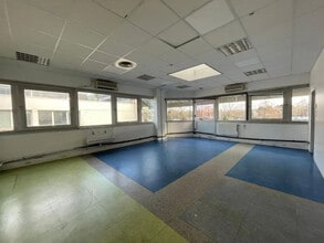 Local d'activités dans Saint-Cloud à vendre Photo intérieure– Image 1 sur 1