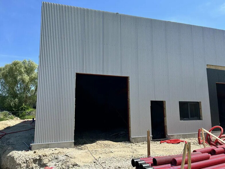 Local d'activités dans Fegersheim à vendre - Photo de l’immeuble – Image 1 sur 12