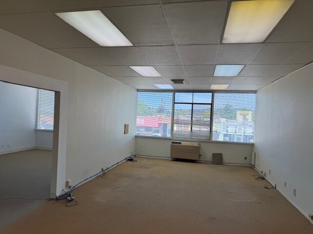 2811 Castro Valley Blvd, Castro Valley, CA à louer - Photo intérieure – Image 3 sur 11