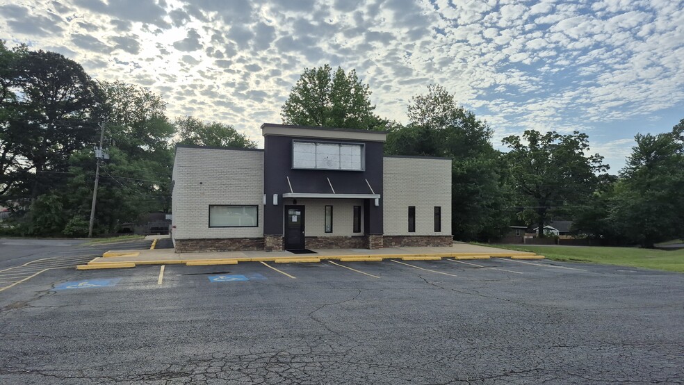 201 Airport Rd, Hot Springs, AR à vendre - Photo principale – Image 1 sur 6