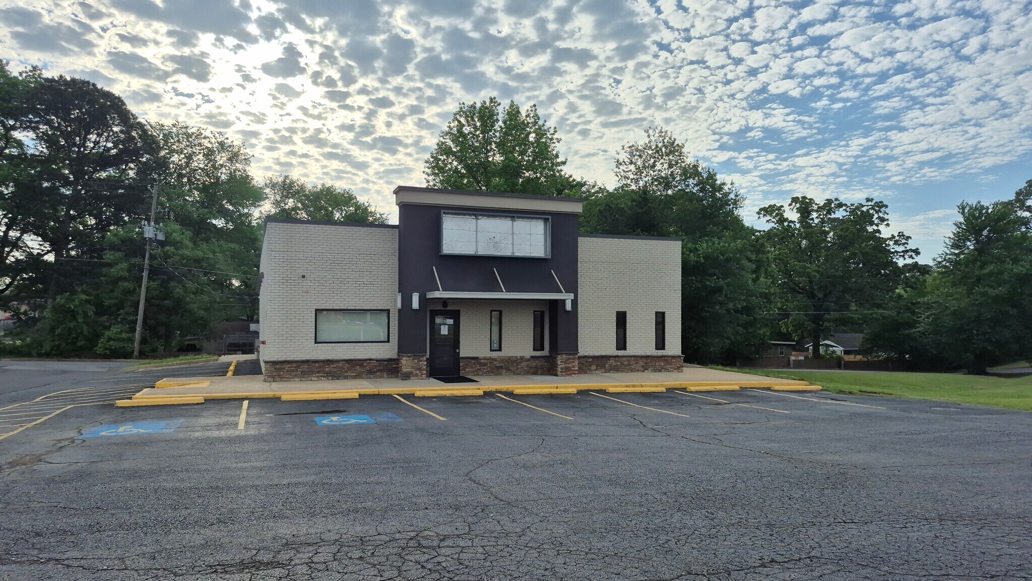 201 Airport Rd, Hot Springs, AR à vendre Photo principale– Image 1 sur 7