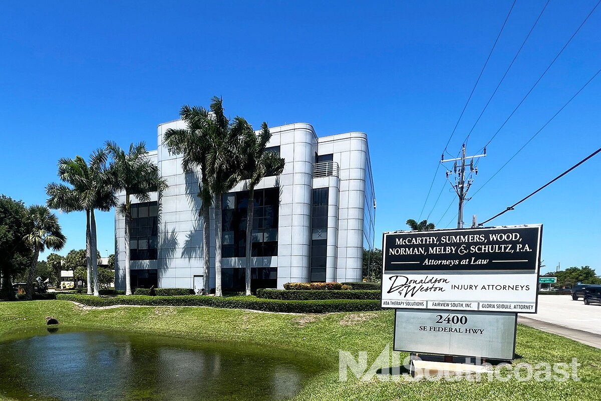 2400 SE Federal Hwy, Stuart, FL à louer Photo de l’immeuble– Image 1 sur 13