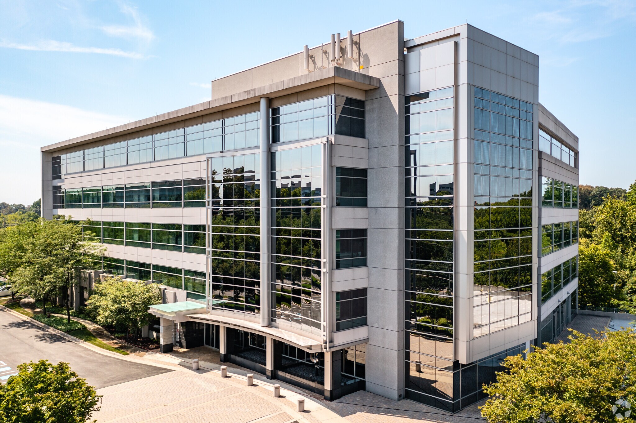 2200 Research Blvd, Rockville, MD à louer Photo de l’immeuble– Image 1 sur 7