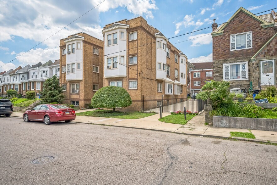 7092 Forrest Ave, Philadelphia, PA à vendre - Photo principale – Image 1 sur 15
