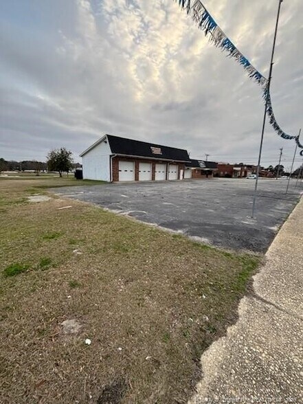 302 E 2nd St, Lumberton, NC à vendre - Photo de l’immeuble – Image 2 sur 13