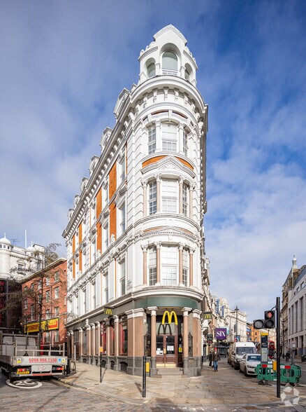 25-27 Shaftesbury Av, Londres à louer - Photo de l’immeuble – Image 3 sur 5